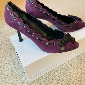 Beautiful suede heels